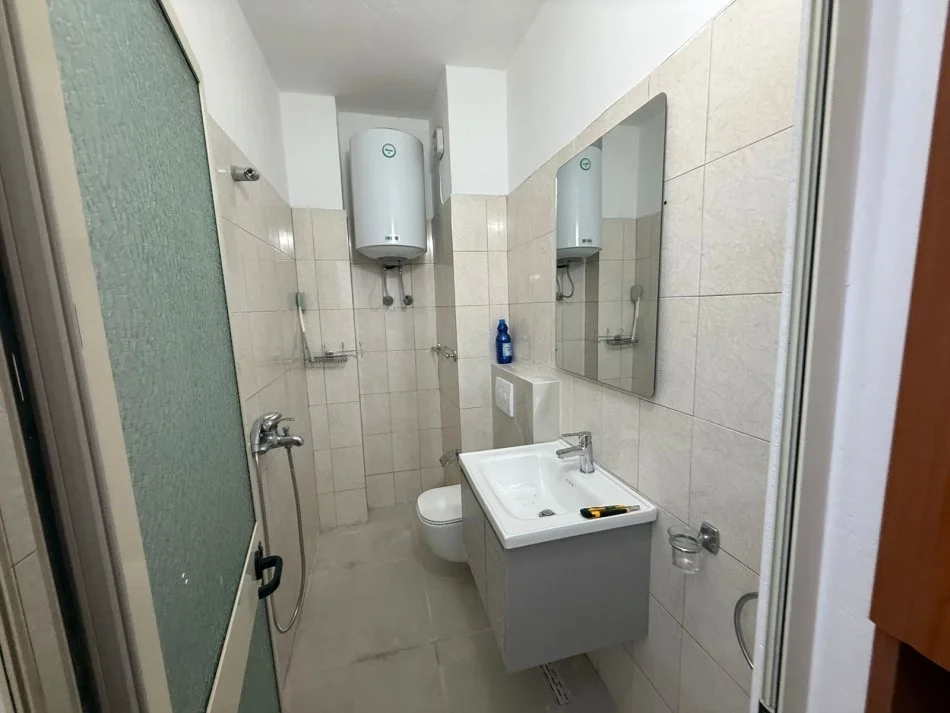Durres, 1+1 Apartment for Rent, 8th Floor, €400