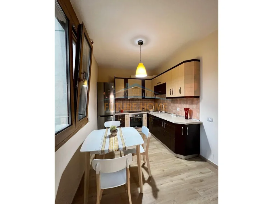 Tirane, affitto appartamento 1+1 Piano 8, 81 m² 850 € (MYSLYM SHYRI)