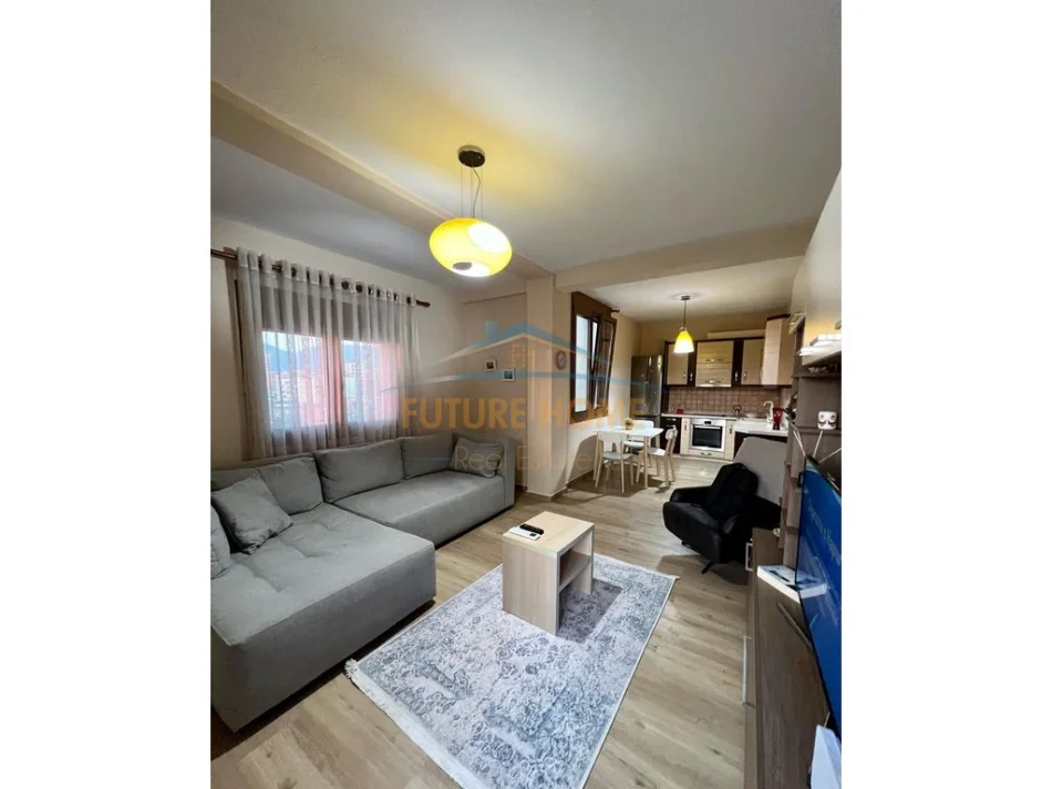 Tirane, affitto appartamento 1+1 Piano 8, 81 m² 850 € (MYSLYM SHYRI)