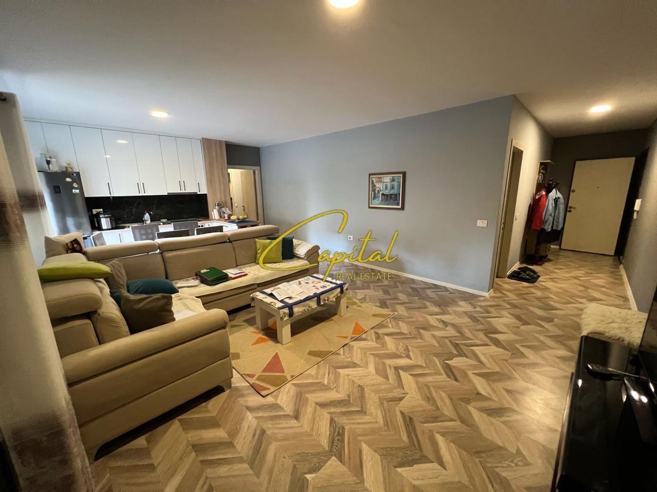 SHITET APARTAMENT 2+1 RRUGA 5 MAJI 210.000 EURO