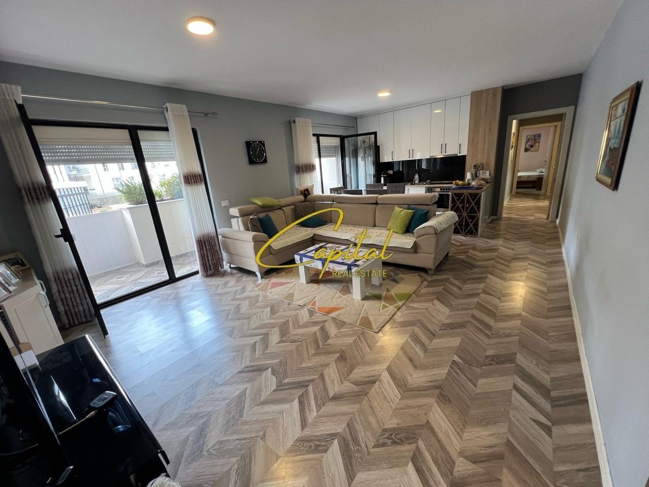 SHITET APARTAMENT 2+1 RRUGA 5 MAJI 210.000 EURO