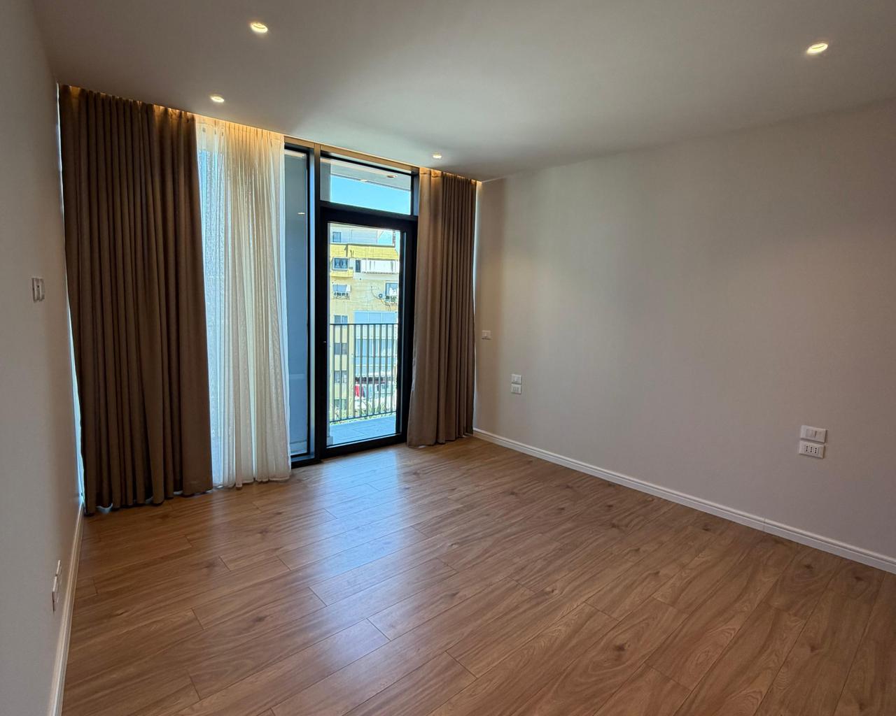 🏢✨ AFFITTO UFFICIO – 3 AMBIENTI + POSTO AUTO