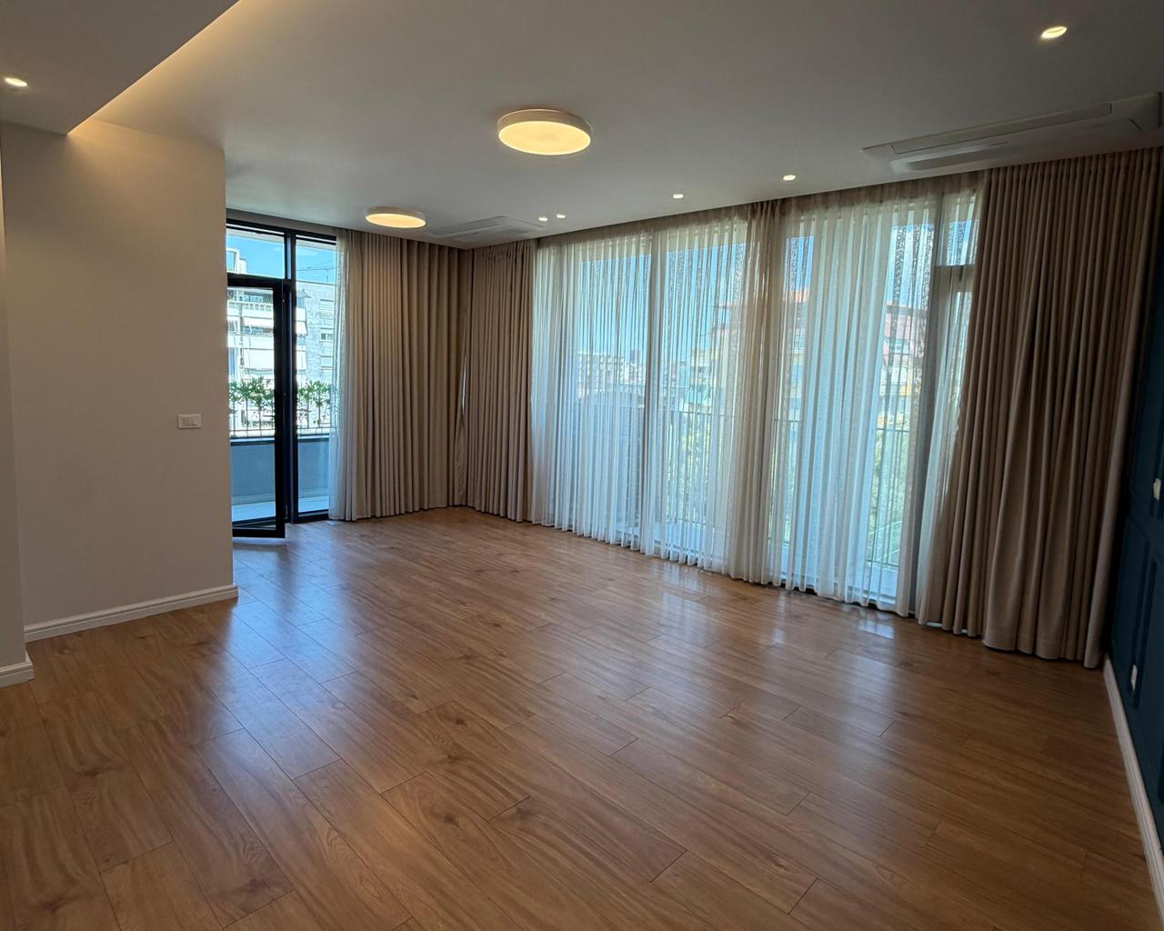 🏢✨ AFFITTO UFFICIO – 3 AMBIENTI + POSTO AUTO