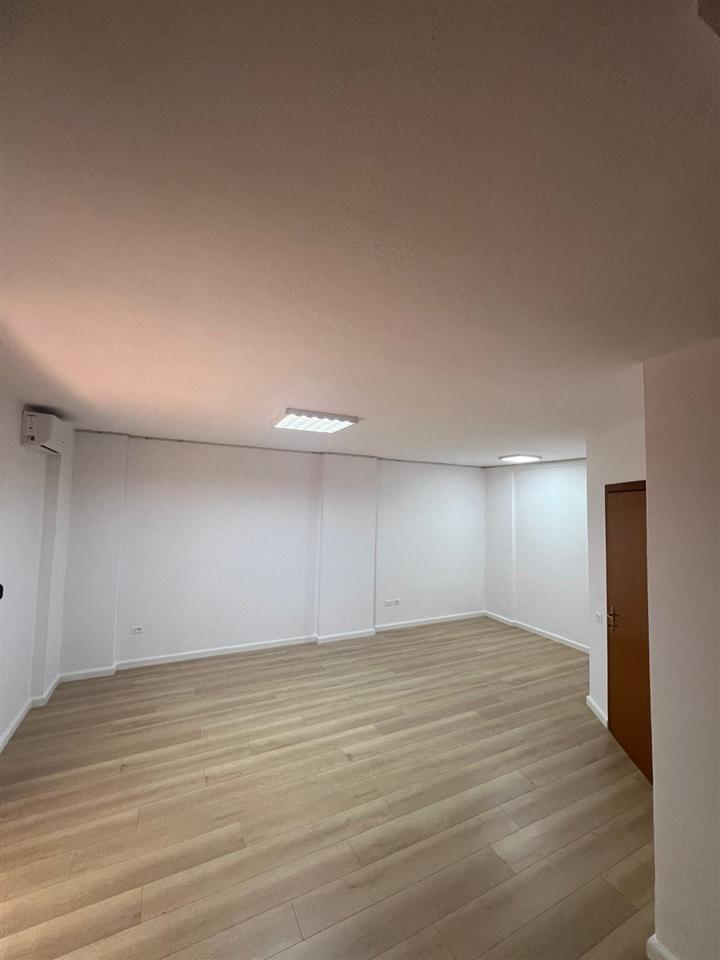 Office for Rent 2+1 on Bogdaneve Street (ID BZ2626) Tirana