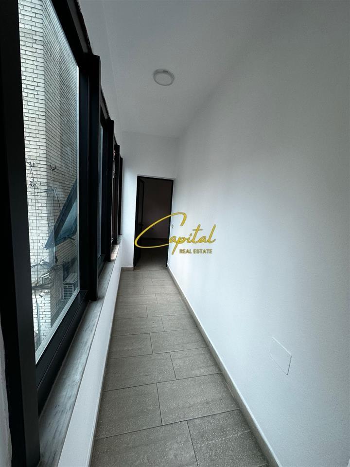 ZYRE ME QERA 230 M2 BRRYLI 1.500 EURO