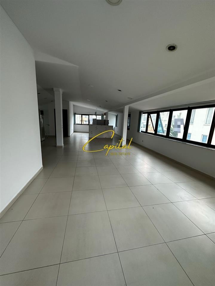 ZYRE ME QERA 230 M2 BRRYLI 1.500 EURO