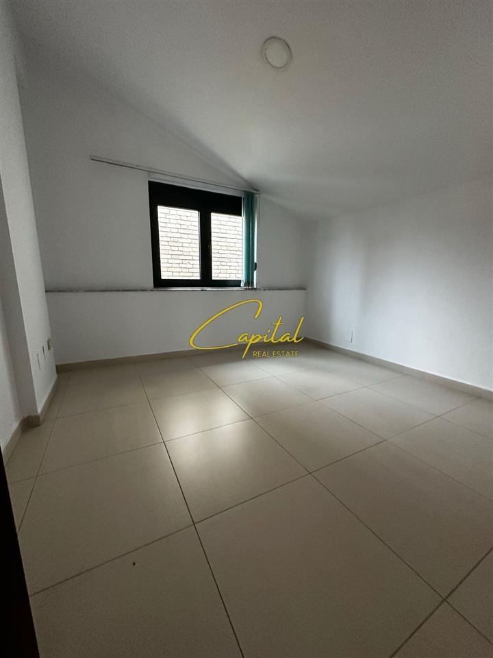 ZYRE ME QERA 230 M2 BRRYLI 1.500 EURO