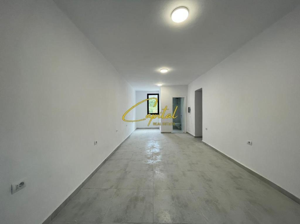 AMBIENT BIZNESI ME QERA 70 M2 STADIUMI DINAMO 800 EURO