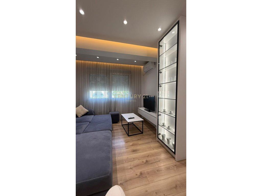 0683005058 Apartament 1+1 në shitje në Plazh, 20m nga deti