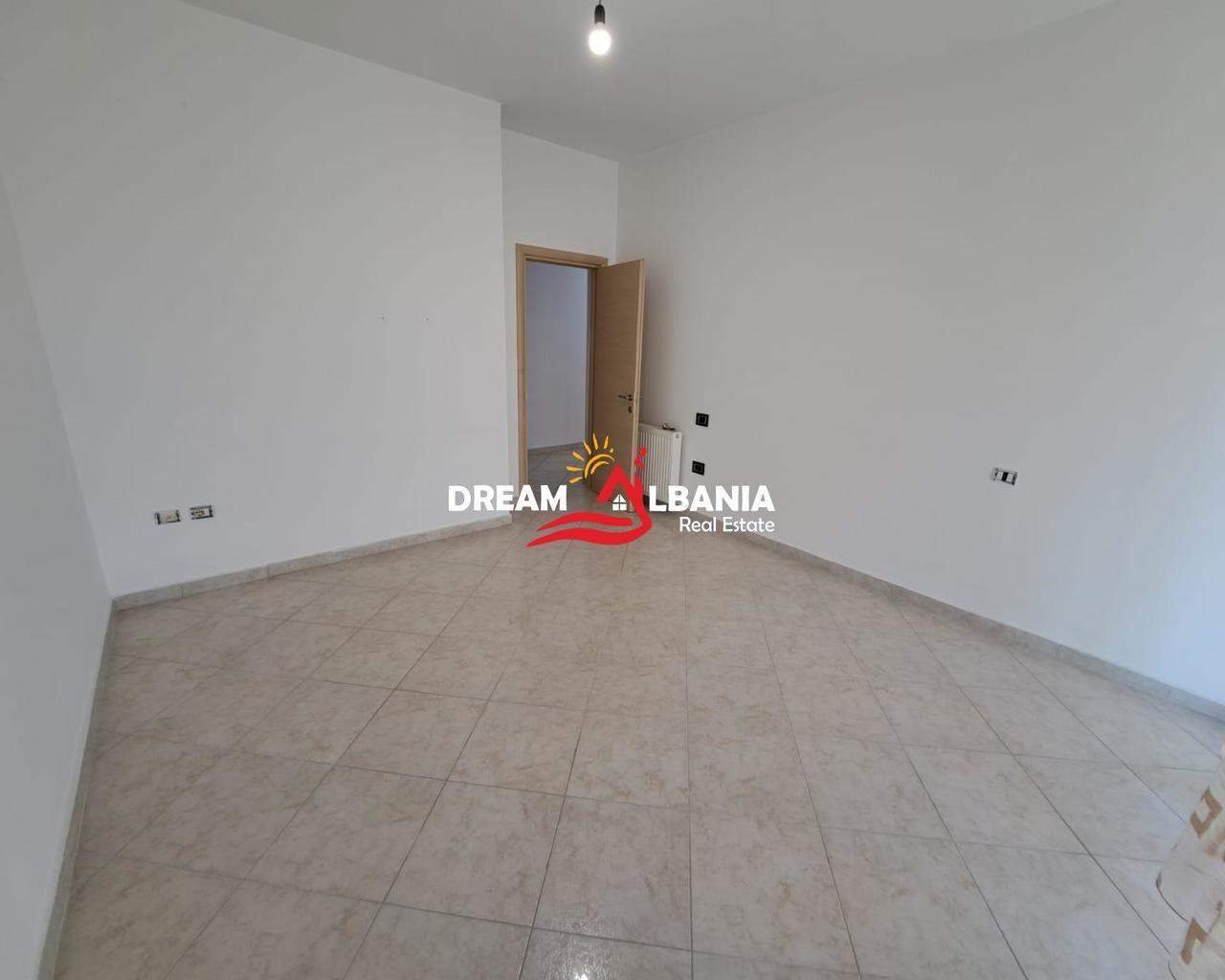 For Sale: 2+1+2WC Apartment in Komuna e Parisit, KIKA 2 Complex