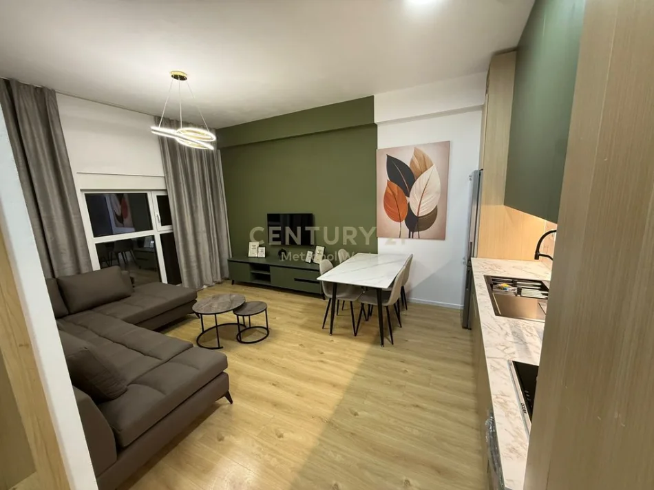 Tirane, affitto appartamento 1+1 Piano 6, 60 m² 500 €