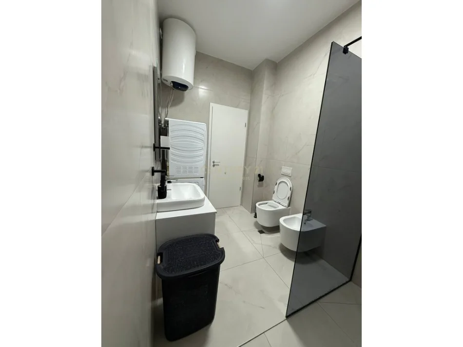Tirane, affitto appartamento 1+1 Piano 6, 60 m² 500 €