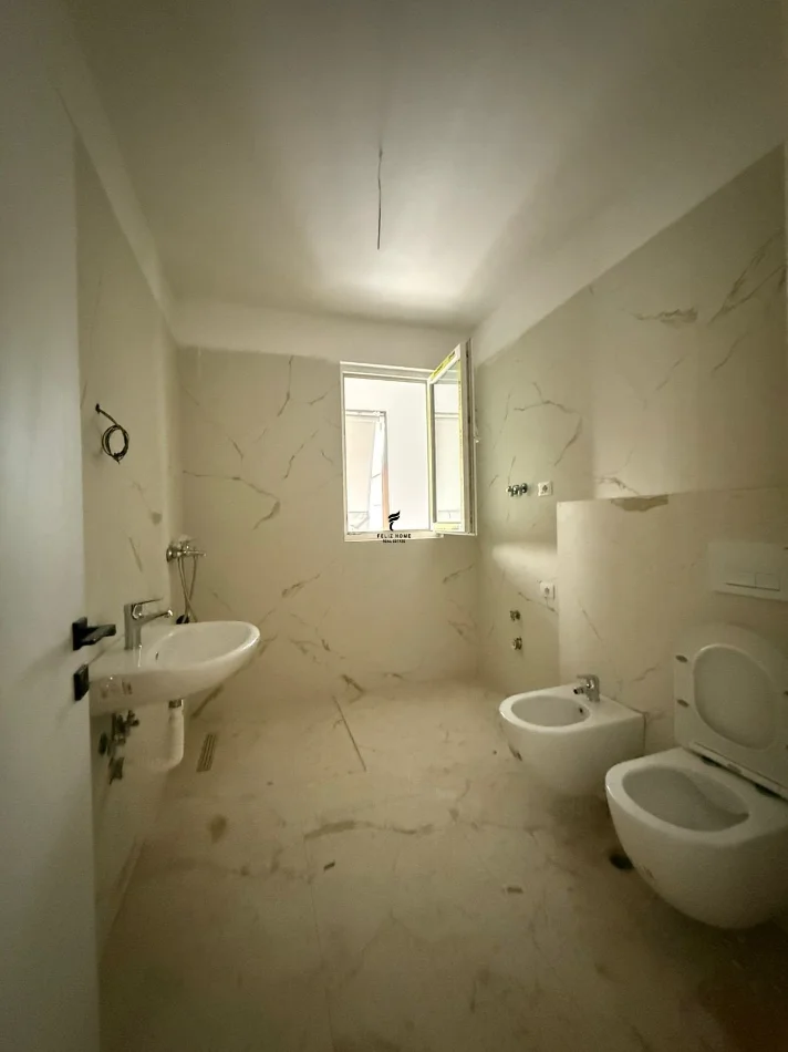 Tirane, vendesi appartamento 1+1 Piano 10, 64 m² 120.000 € (5 MAJI)
