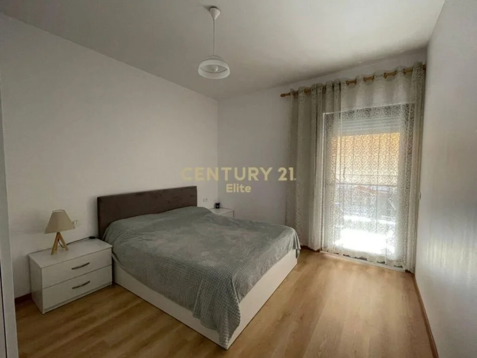 Tirane, affitto appartamento 1+1 Piano 1, 70 m² 750 €