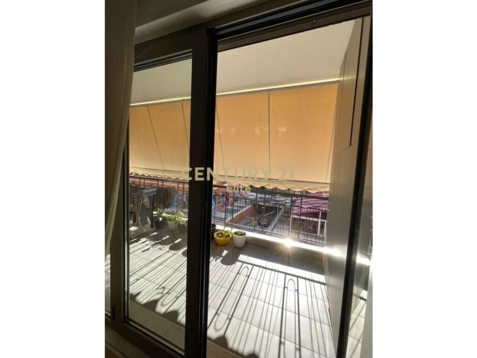 Tirane, affitto appartamento 1+1 Piano 1, 70 m² 750 €
