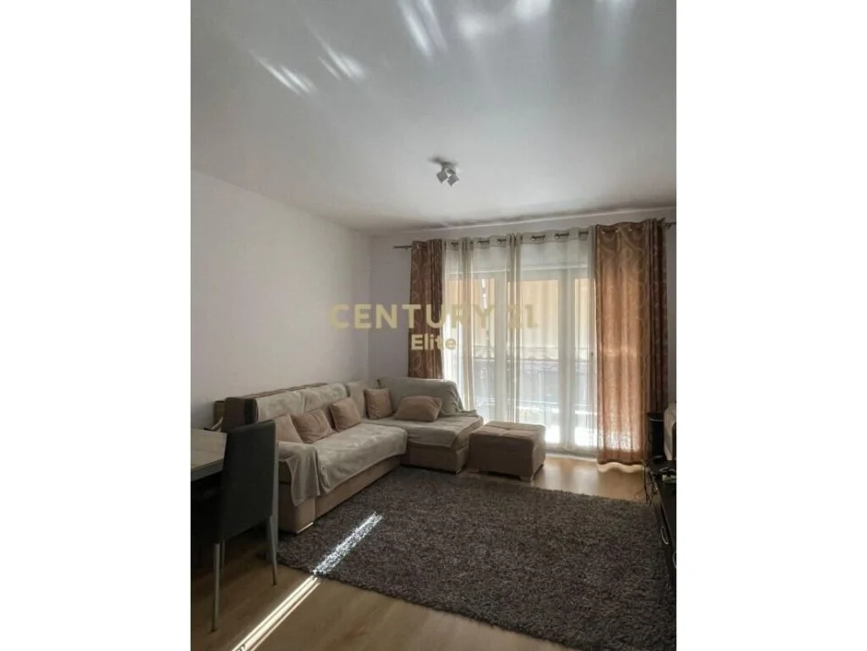 Tirane, jepet me qera apartament 1+1 Kati 1, 70 m² 750 €