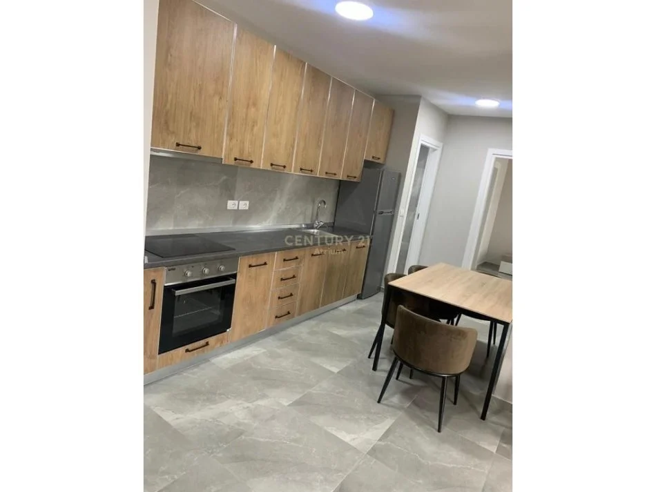 Tirane, 2+1 Apartment for Rent, 6th Floor, 98 m², €700