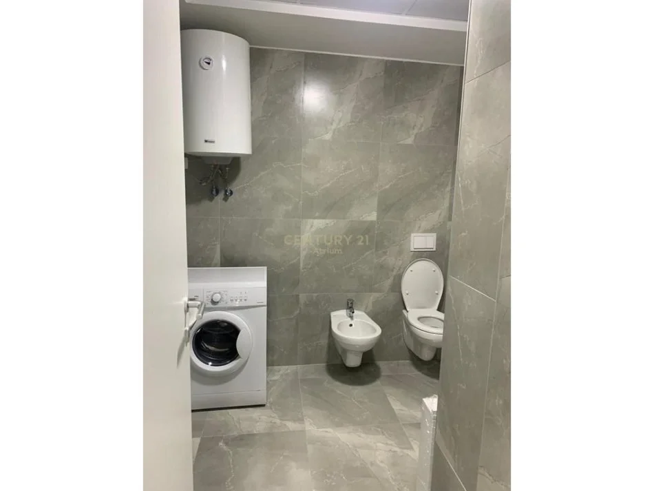 Tirane, 2+1 Apartment for Rent, 6th Floor, 98 m², €700