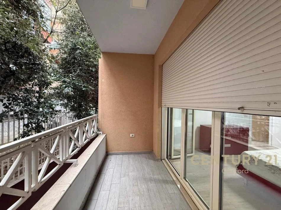Tirane, affitto appartamento 1+1 al secondo piano, 78 m² 580 €