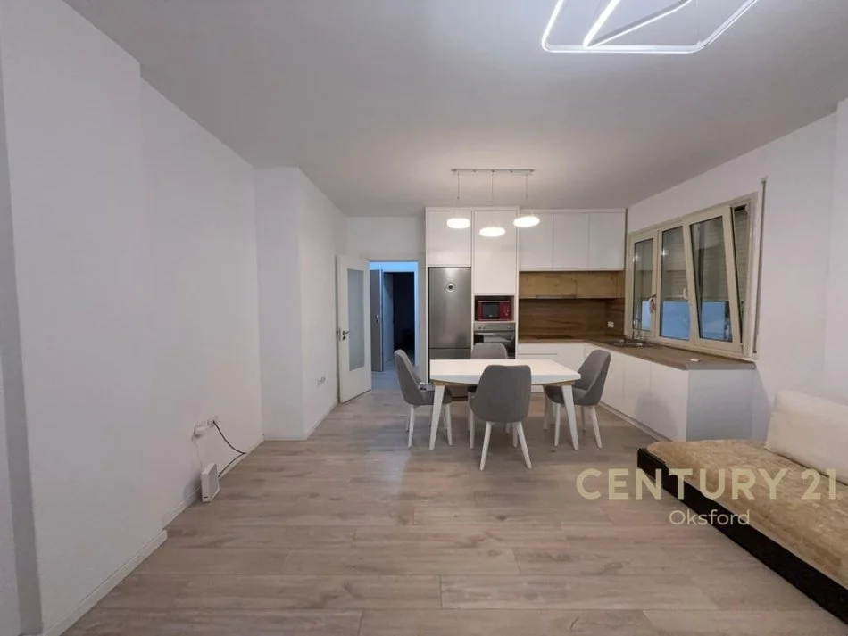 Tirane, jepet me qera apartament 1+1 Kati 2, 78 m² 580 €