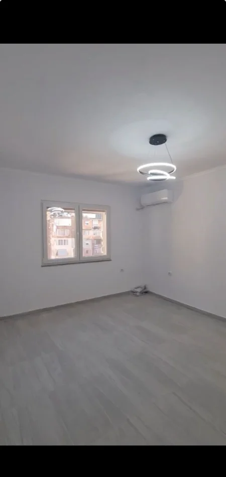 Tirano, ufficio in affitto al quinto piano, 74 m², 680 € (CENTRO)