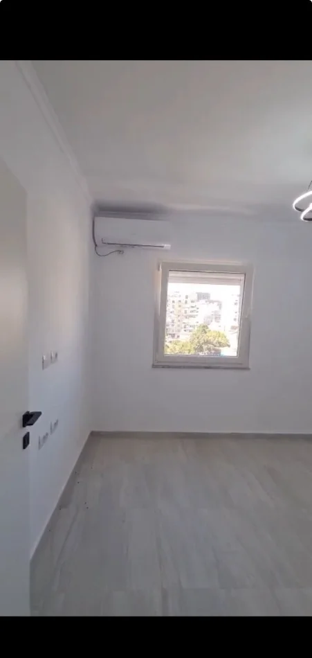 Tirano, ufficio in affitto al quinto piano, 74 m², 680 € (CENTRO)