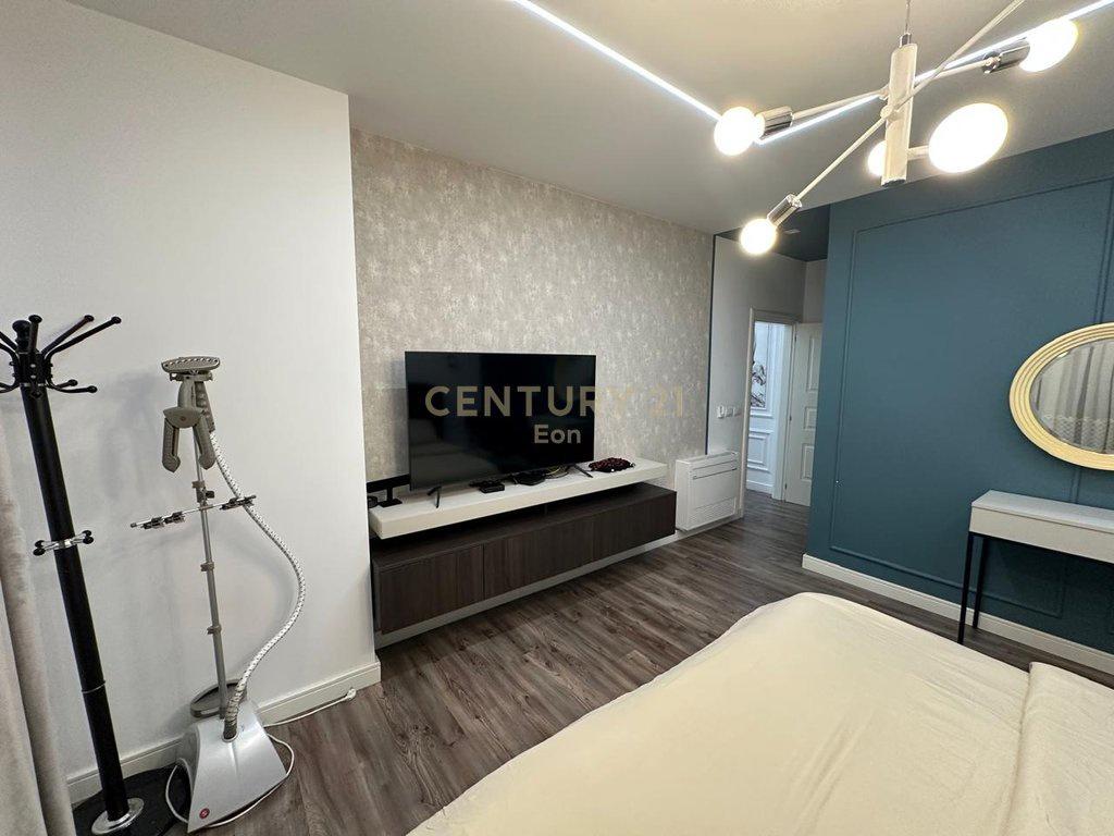 0698244160 ME QIRA APARTAMENT 2+1+2 NE QENDER TE DURRESIT PR