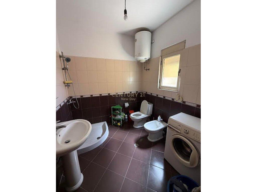 +355698329326 2+1 IN VENDITA VICINO AL PARCO SPORTIVO