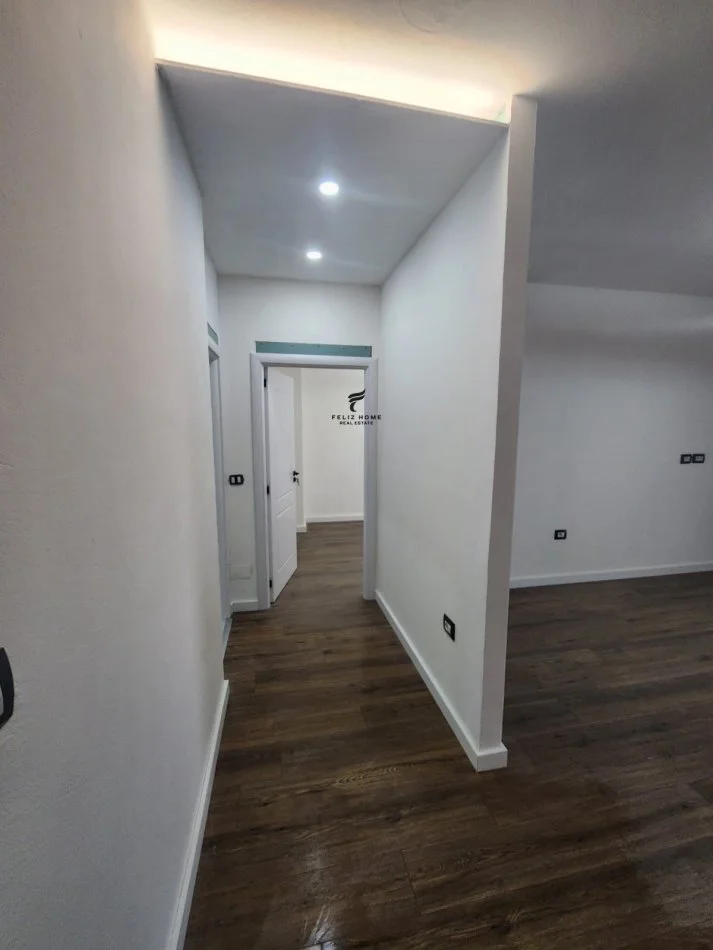 Tirane, vendesi appartamento 1+1 Piano 2, 54 m² 180.000 € (COMUNE DI PARISIT)