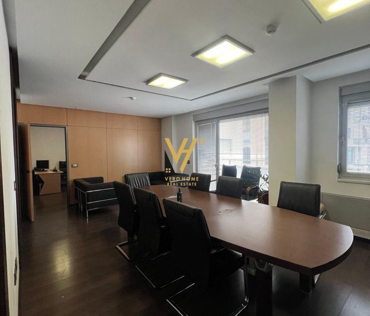 JEPET ZYRE 116 M2 ME QIRA NE BLLOK 2.000 EURO
