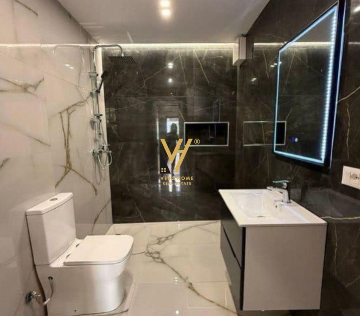 Affitto Ufficio di 30 m² vicino al Liceo, RR. Elbasanit