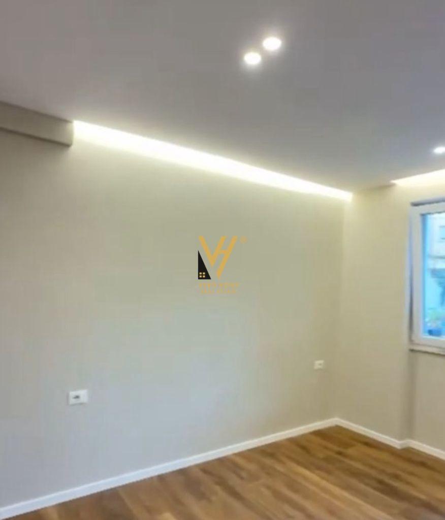 Affitto Ufficio di 30 m² vicino al Liceo, RR. Elbasanit