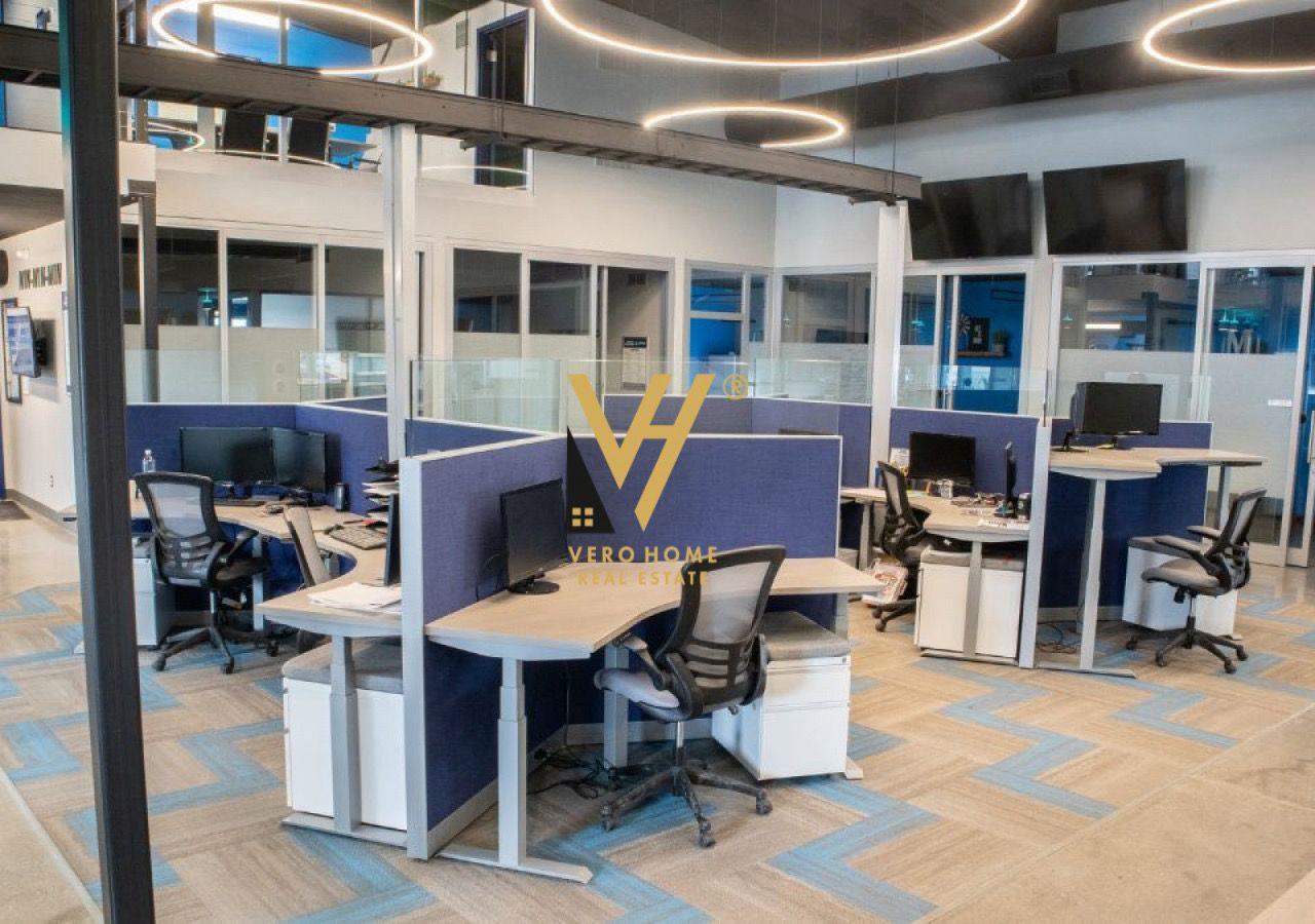 JEPET ZYRE 200 M2 ME QIRA NE BLLOK 2.500 EURO