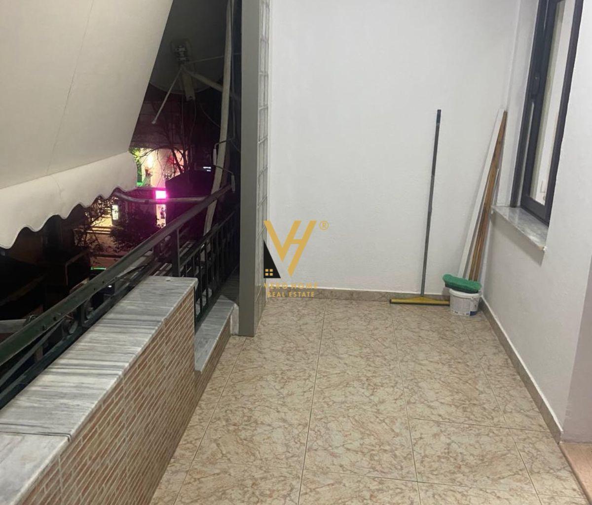 Affitto ufficio di 120 m² vicino a Bloku a 1.500 euro