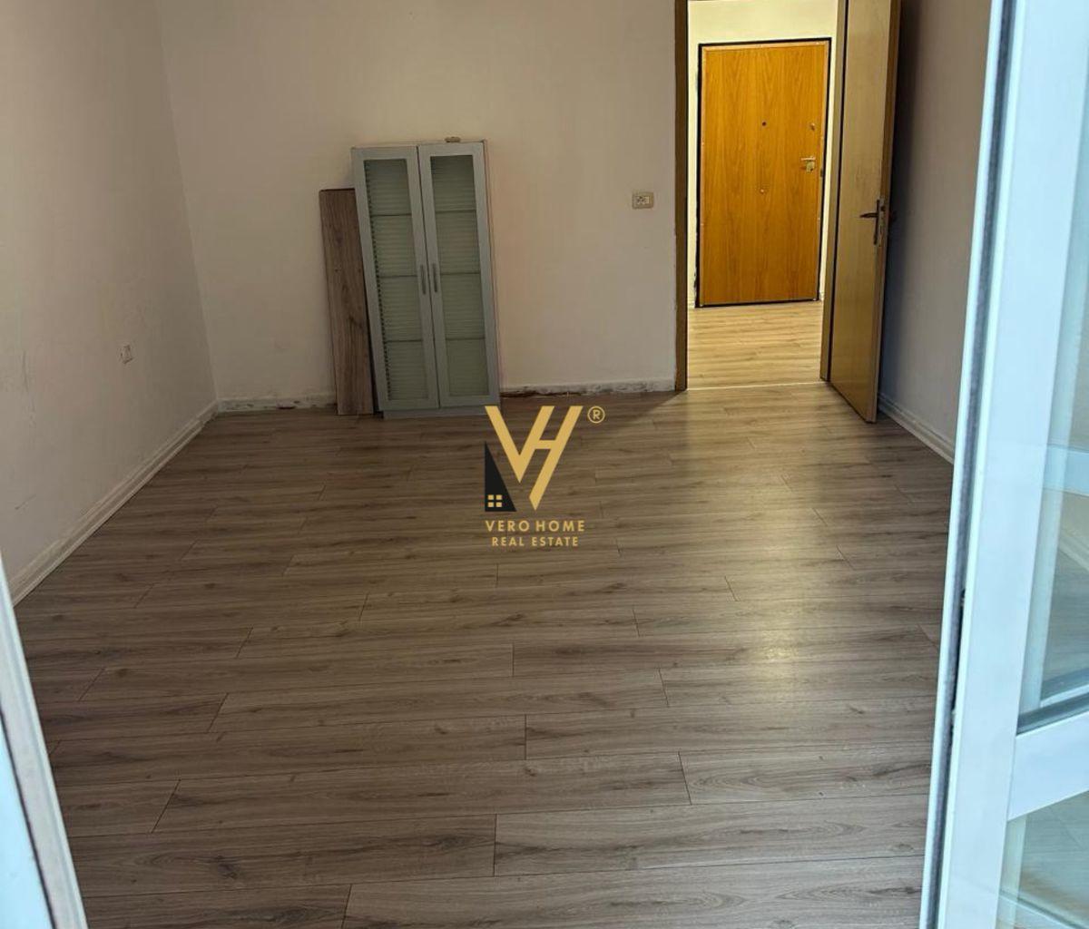 JEPET ZYRE 130 M2 ME QIRA TEK ISH EKSPOZITA 80.000 LEKE