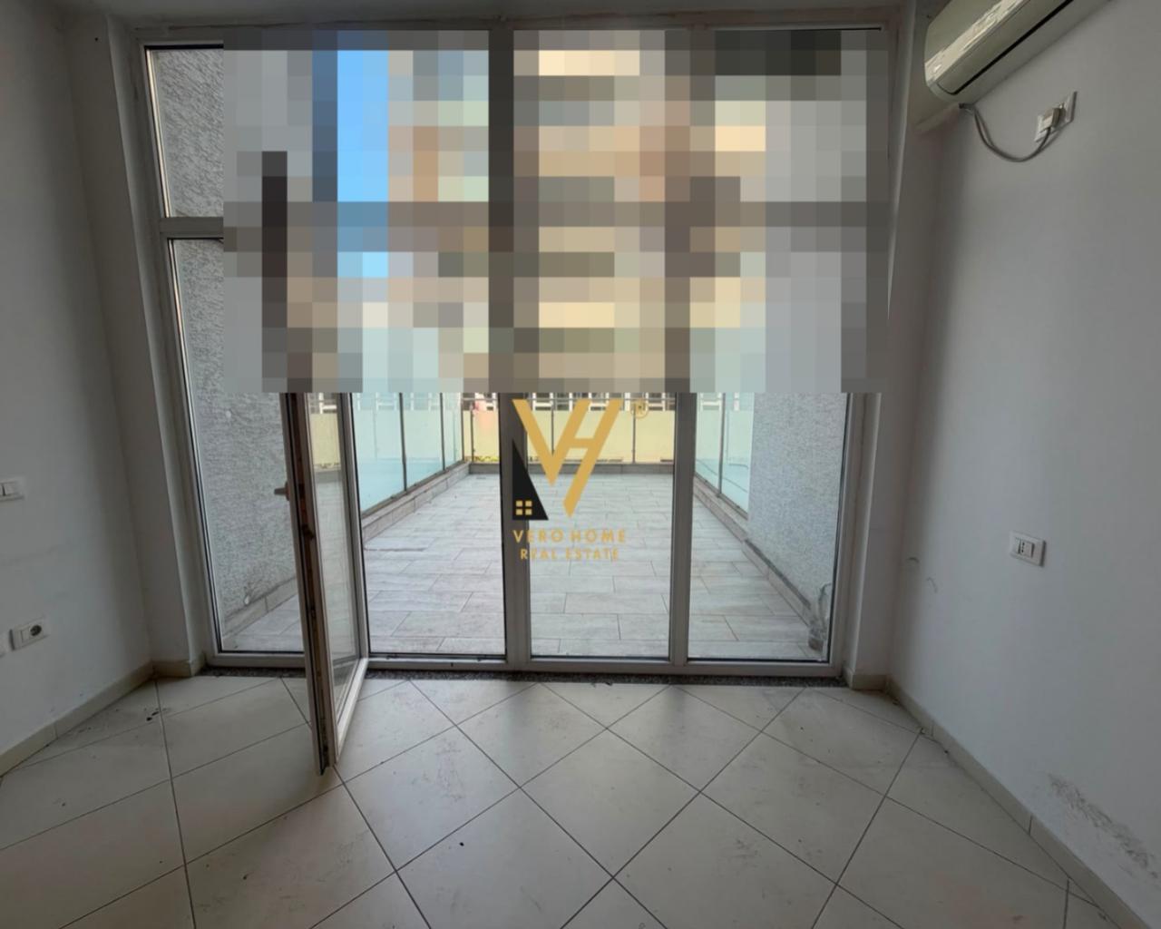 JEPET ZYRE 23 M2 ME QIRA TE KOMUNA E PARISIT 40.000 LEKE
