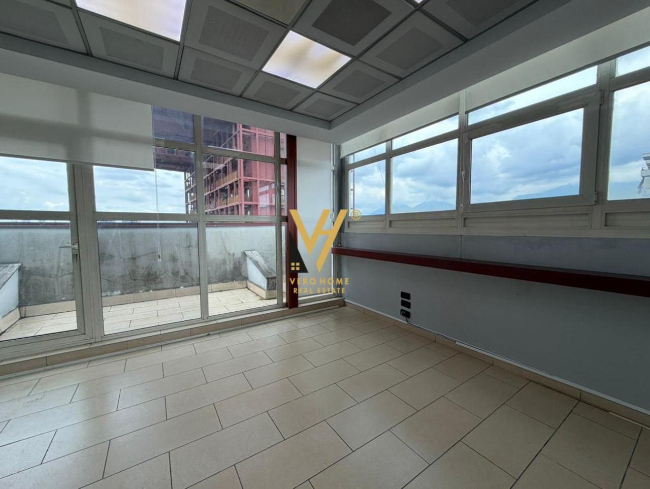 OFFICE SPACE 450 m2 ON KAVAJË STREET FOR RENT 6,000 EURO