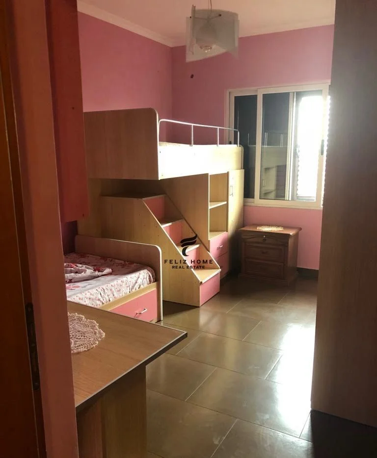 Tirane, vendesi appartamento 2+1 al piano 4, 164.000 € (VIA DIBRES)