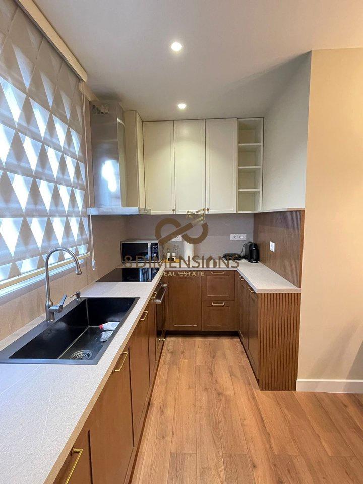 Jepet me qera Apartament 2+1 prane Xhamise se Selites