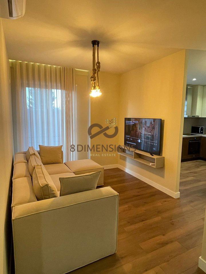 Jepet me qera Apartament 2+1 prane Xhamise se Selites