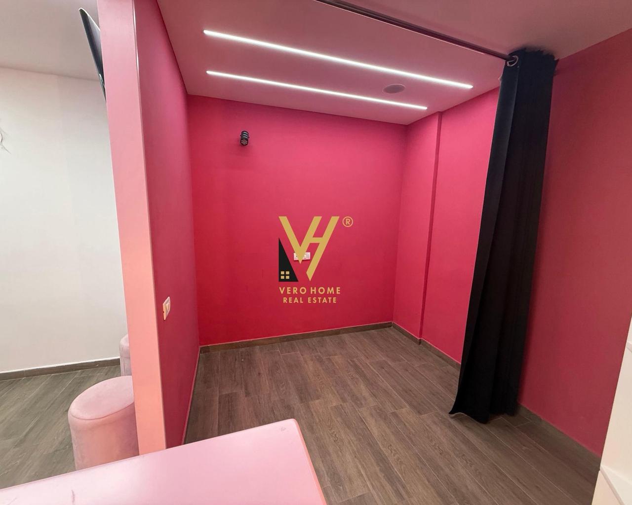 FOR RENT 40 m2 OFFICE NEAR TOM DOSHI SQUARE, 35,000 LEK