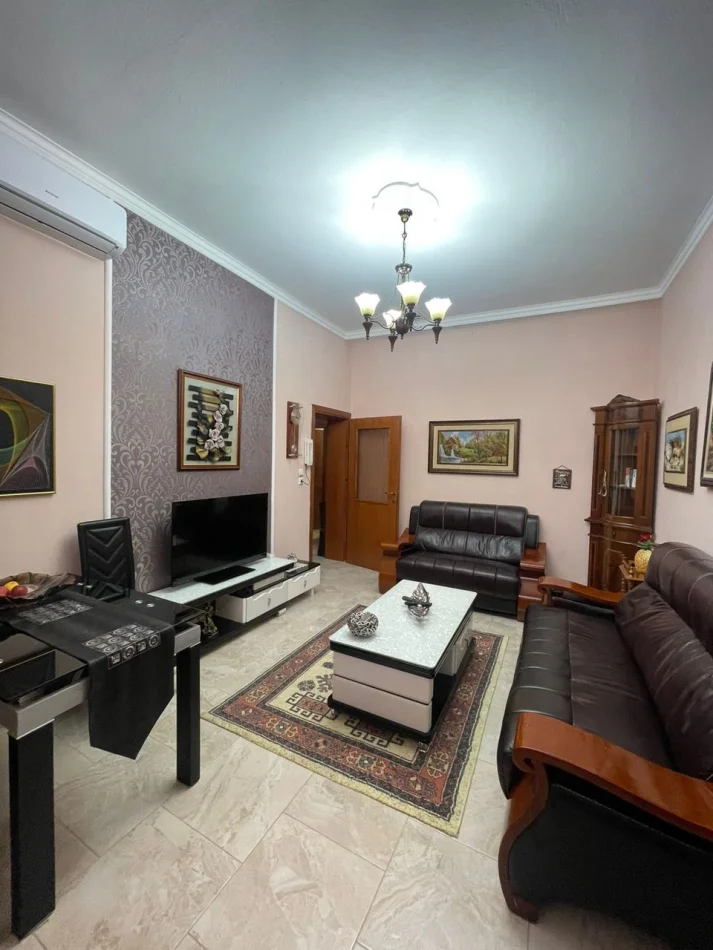 Tirane, affitto appartamento 2+1 Piano 2, 70 m² 700 € (Stadiumi Dinamo)