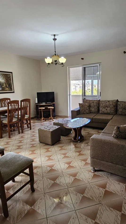 Tirane, jepet me qera apartament 2+1 Kati 5, 80 m² 500 € (MATERNITETI I RI)