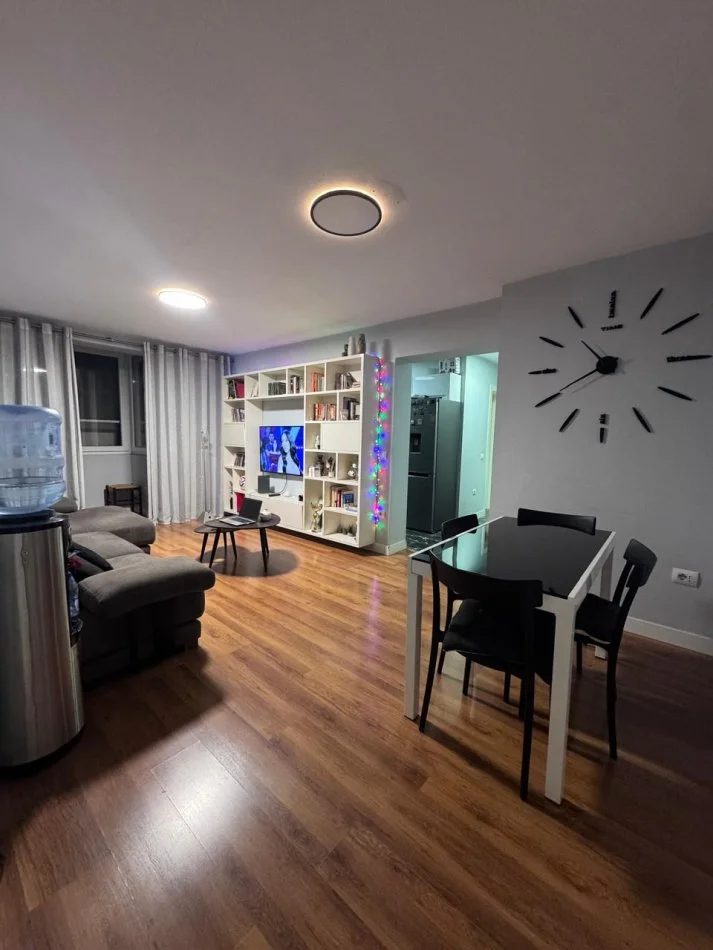 Tirane, Apartment for Rent 2+1 with Balcony, 3rd Floor, 90 m², €900 (Block)