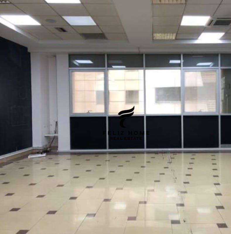ZYRE ME QERA 100 M2 QENDER 900 EURO