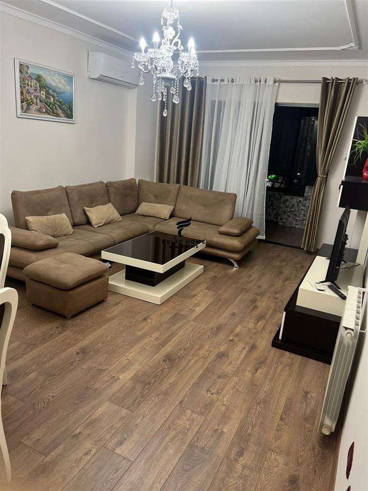 APARTAMENT ME QERA 2+1 KOMUNA E PARISIT 800 EURO