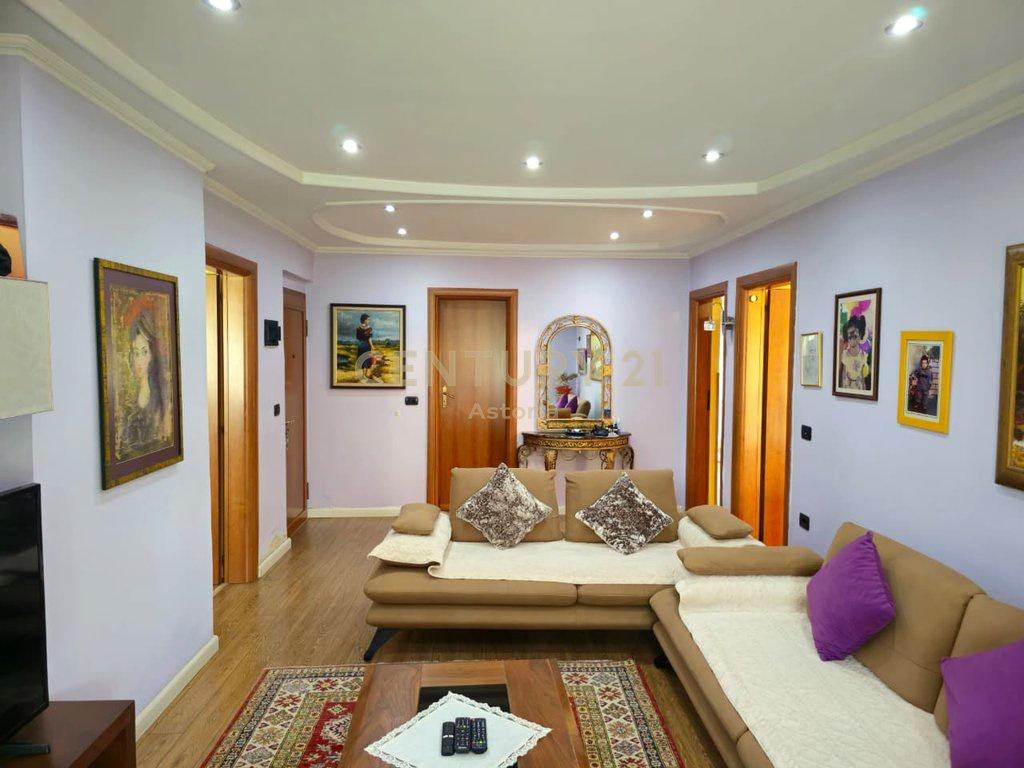 Appartamento 3+1 in vendita in via Myslym Shyri