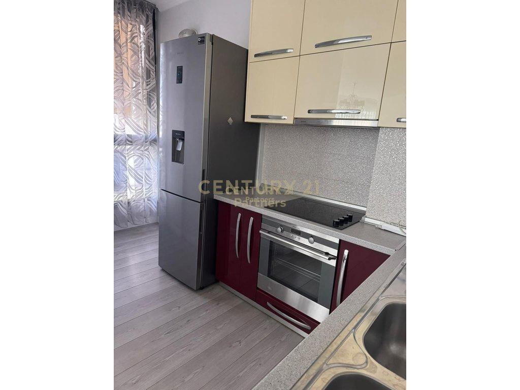 JAPIM APARTAMENT 3+1 ME QIRA NE DELIJORGJ