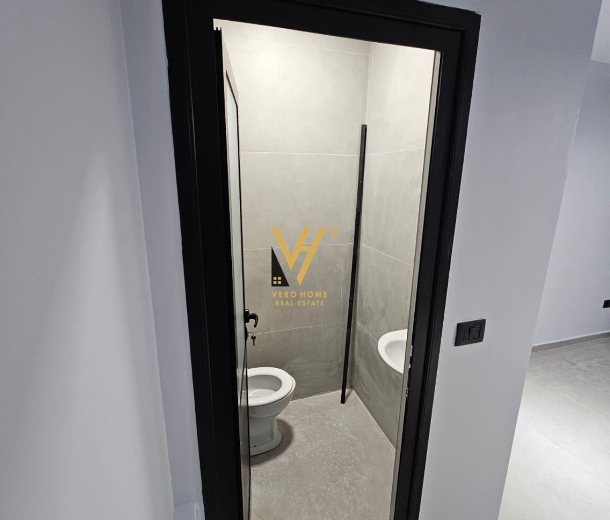 Affitto locale commerciale di 24 m² in via Him Kolli