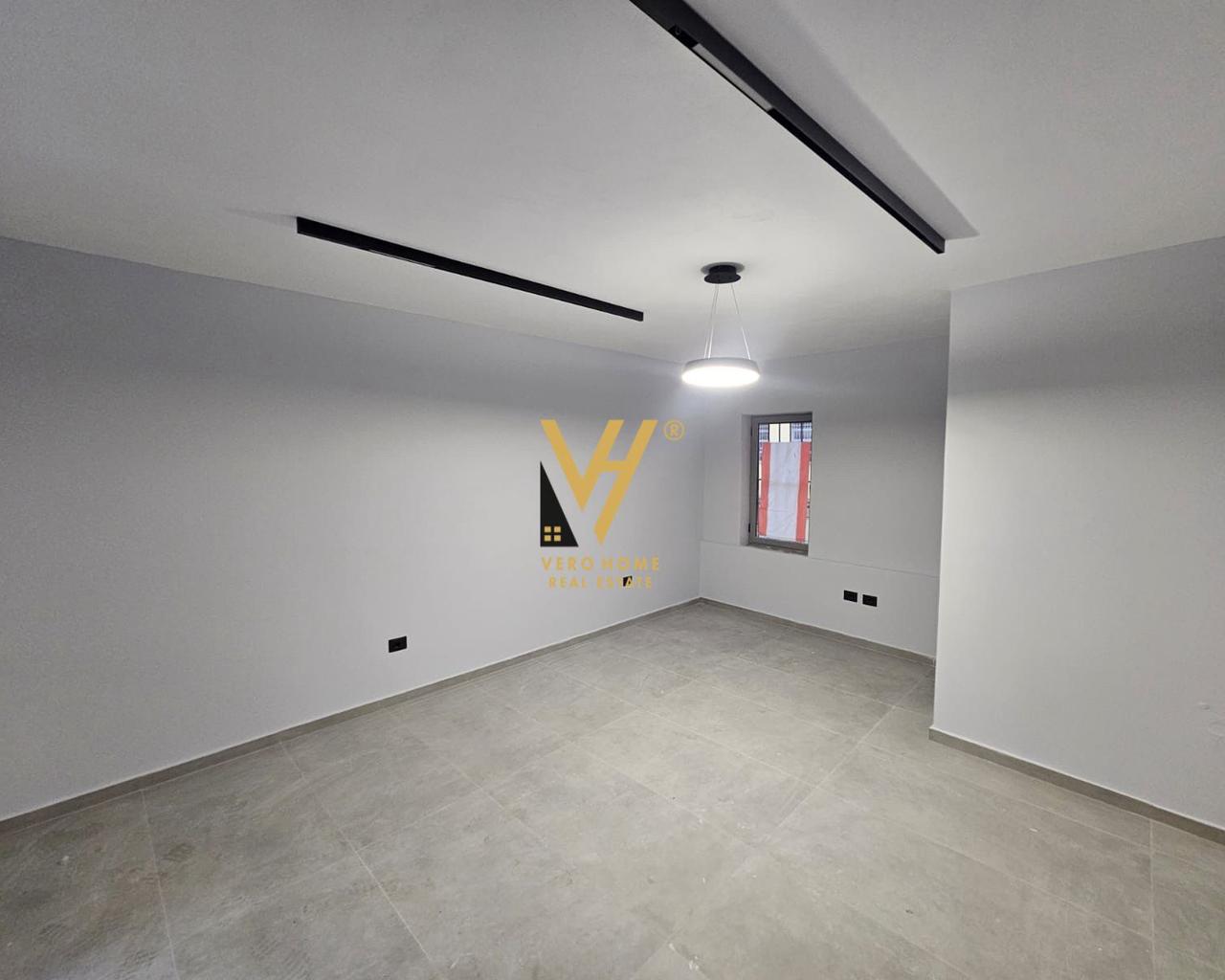 Affitto locale commerciale di 24 m² in via Him Kolli